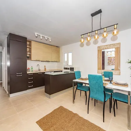 Luxury Chalana דירה *